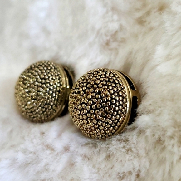 VINTAGE CLIP ON GOLD BEADED DOME POST EARRINGS - Picture 3 of 5